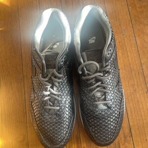 Nike Men's Gray Textured Sneakers